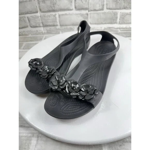 Crocs Serena Women's Size 11 Black T Strap Floral Embellish Bach Summer Sandals - Picture 12 of 12